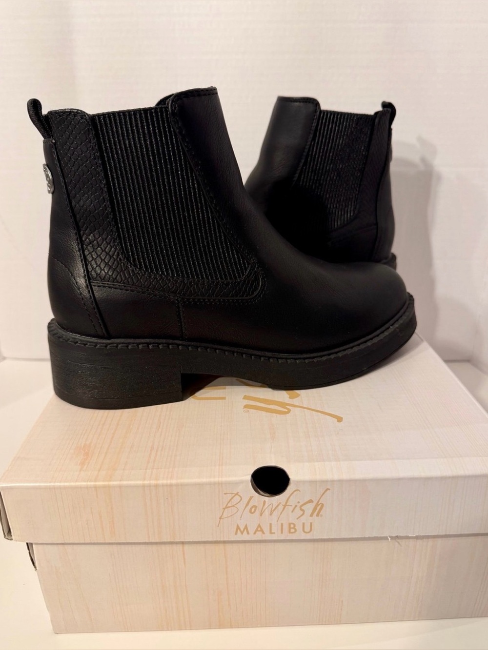 NWT Blowfish Malibu Women's Vera Chelsea Booties